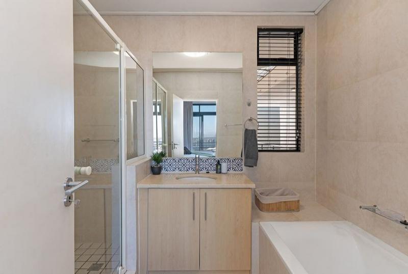 2 Bedroom Property for Sale in Cape Town City Centre Western Cape